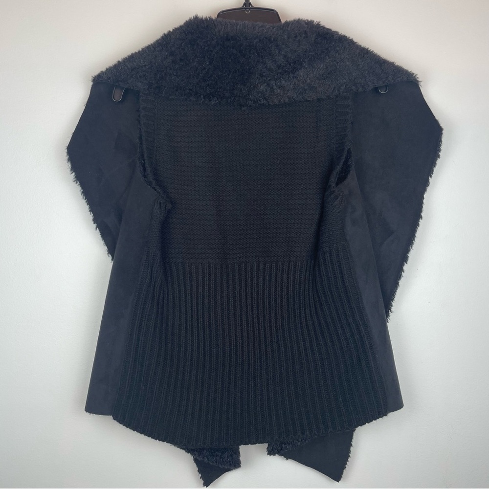 Chelsea & Theodore Black Faux Fur Knit Vest Women’s Size Small - Picture 2 of 3